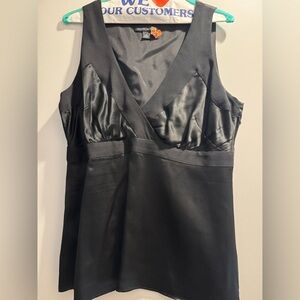 CLASSIC! LIKE NEW! Banana Republic Black Silk Camisole Sz 10